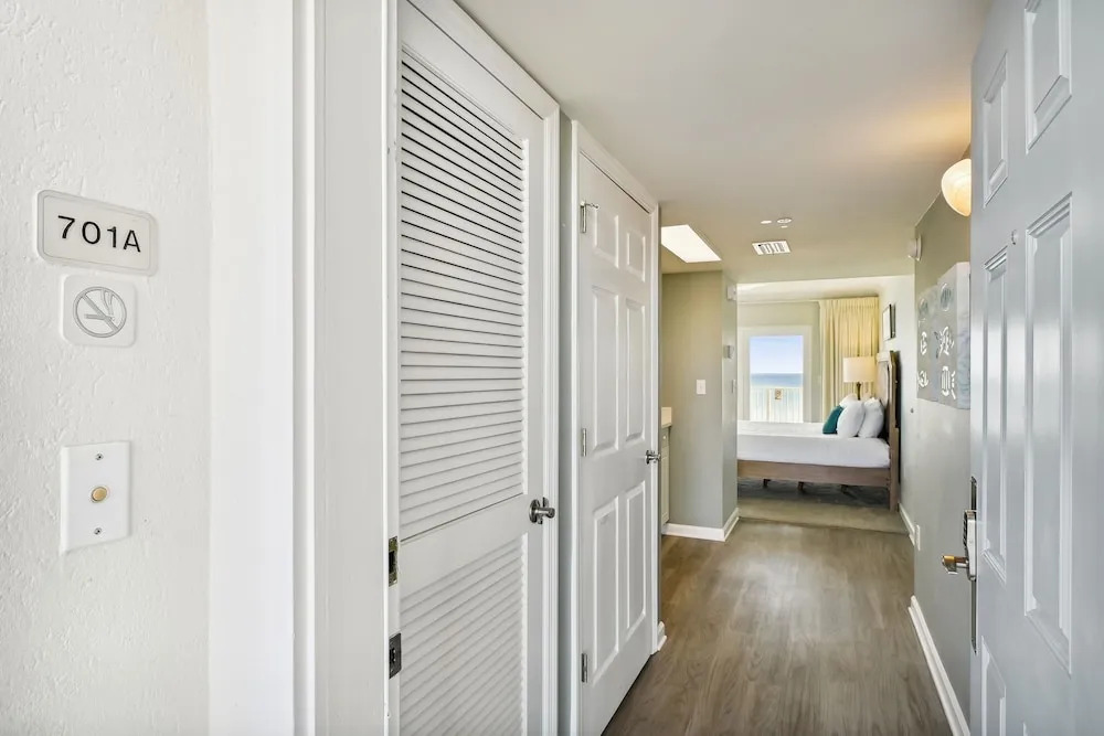 701A is a Penthouse Effiency Gulf view unit on Okaloosa Island by RedAwning