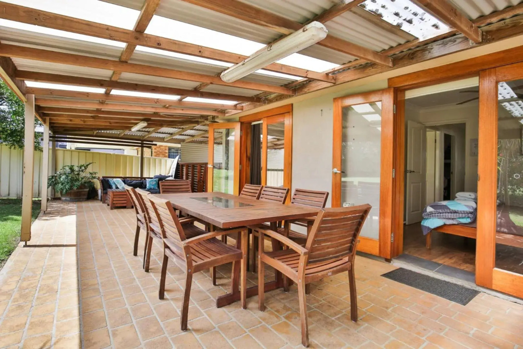 Sunbaker Beach House - 4 Mins to Beach - Pet Friendly with Fire Pit