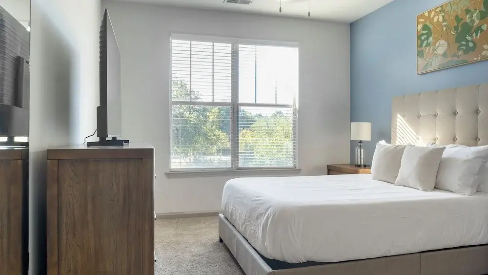 Landing Apartments Raleigh - North Hills