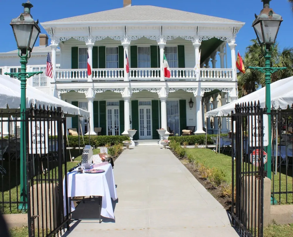 The George Manor