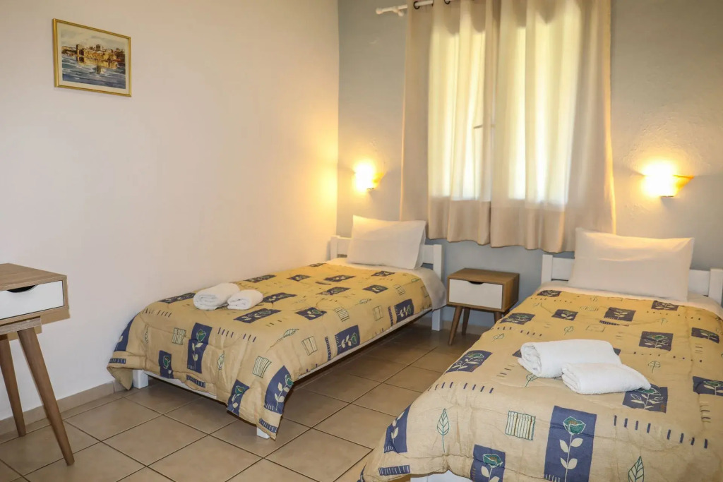 Sunset Studios & Apartments