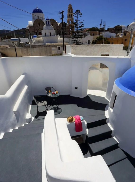 Church and Cave - Santorini Private Residences