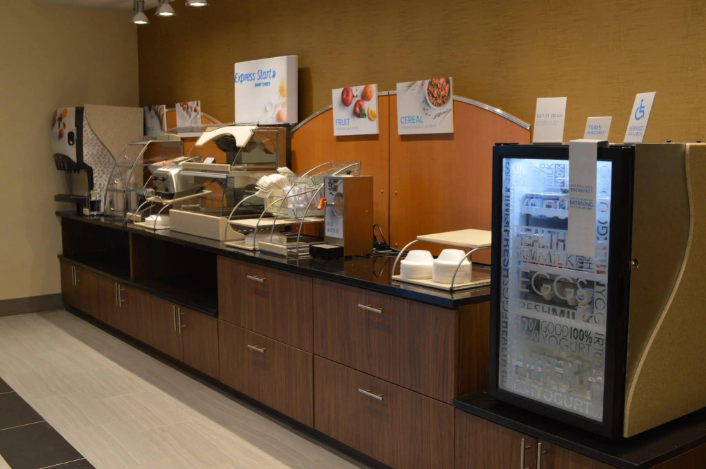 Holiday Inn Express & Suites Tulsa NE - Claremore by IHG