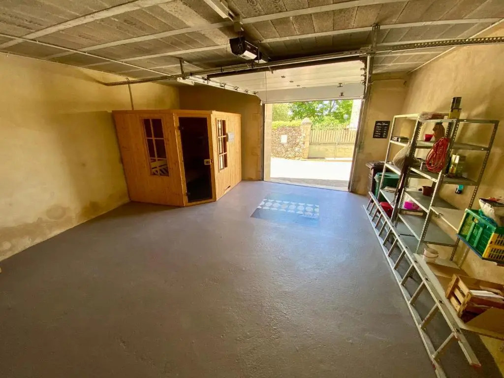 GROOMI - La Pouzilhacoise : Grande demeure avec patio !
