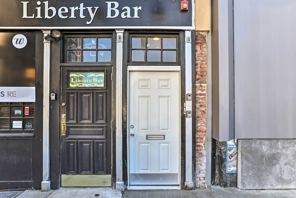 Modern Philly Apt in the Heart of Downtown!