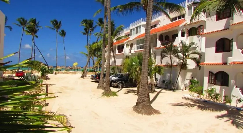 TROPICAL BAY - VACATION SUITES - LOS CORALES beach