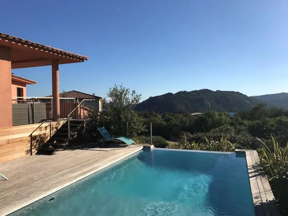 Villa Santa Giulia, vue panoramique sur la mer, 900m de la plage