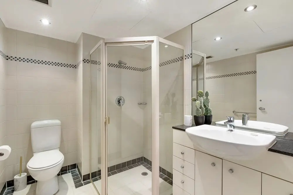 Sydney Cbd Self Contained Modern Studio Apartment