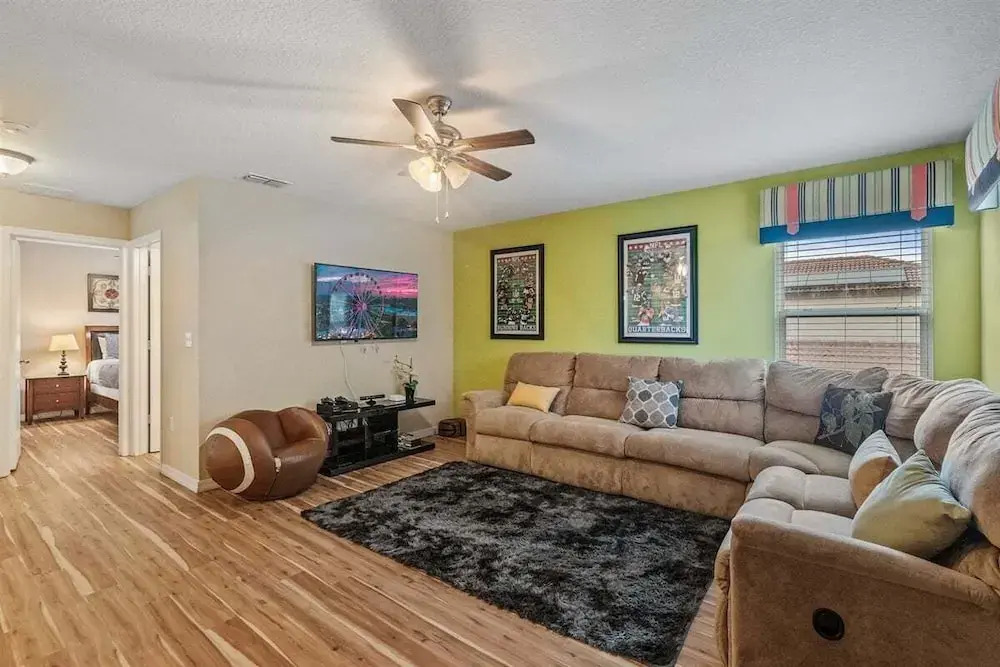 2820-5-rc-impeccable Corner lot Home