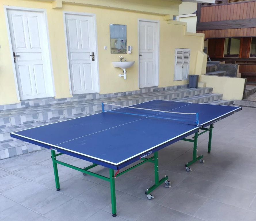 Phinisi Hostel Bira