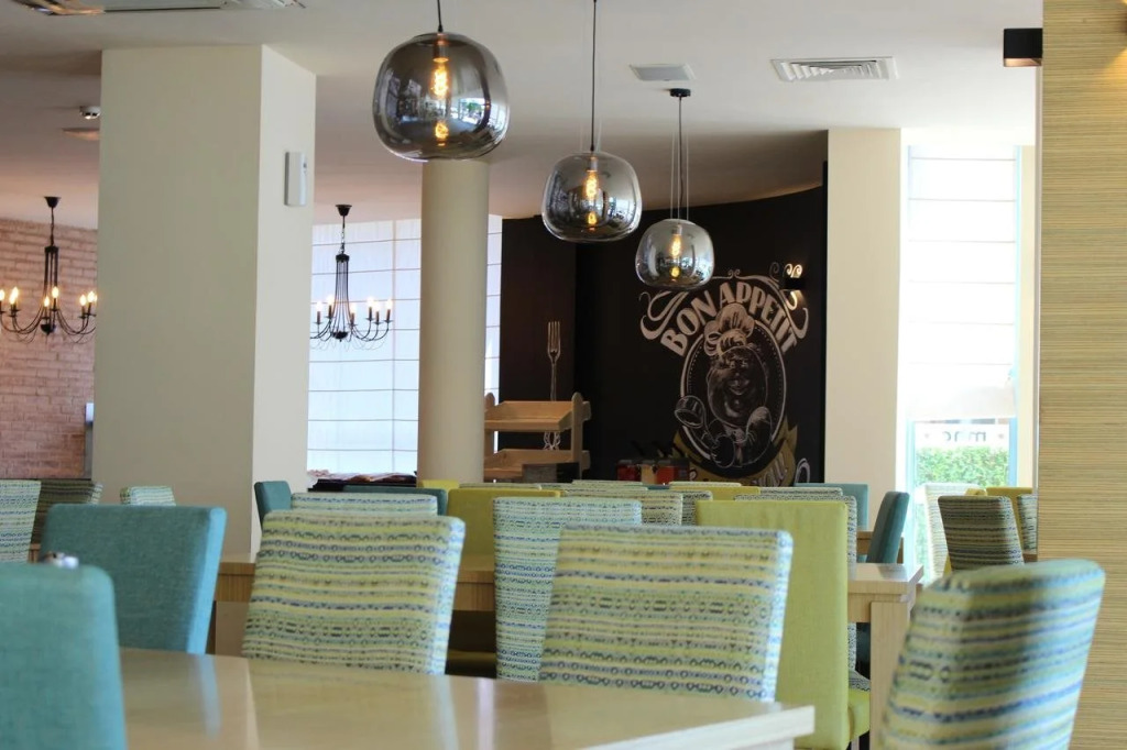 Апартотель Marina Holiday Club