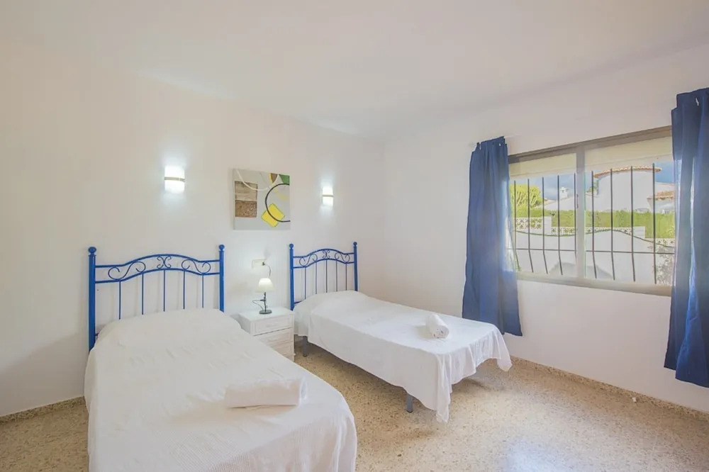 Villa - 4 Bedrooms with Pool, WiFi and Sea views - 104975