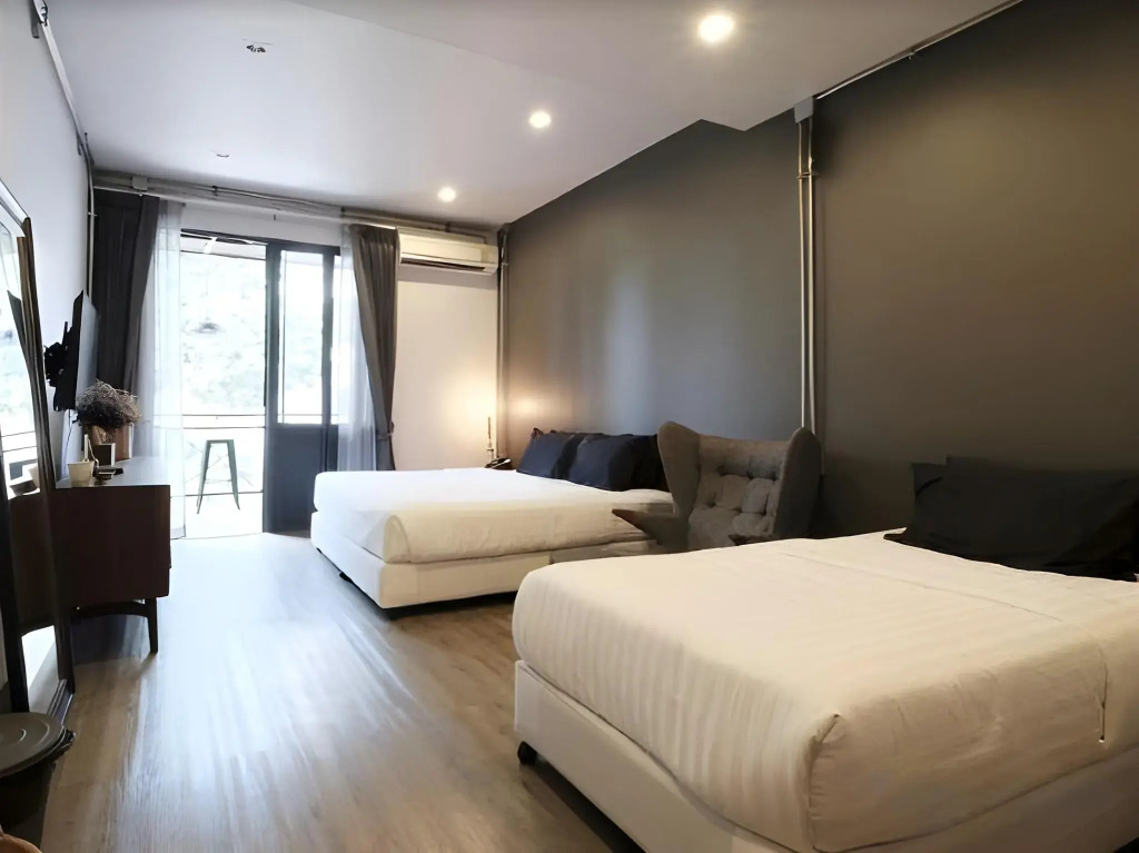 Iron32 Hotel