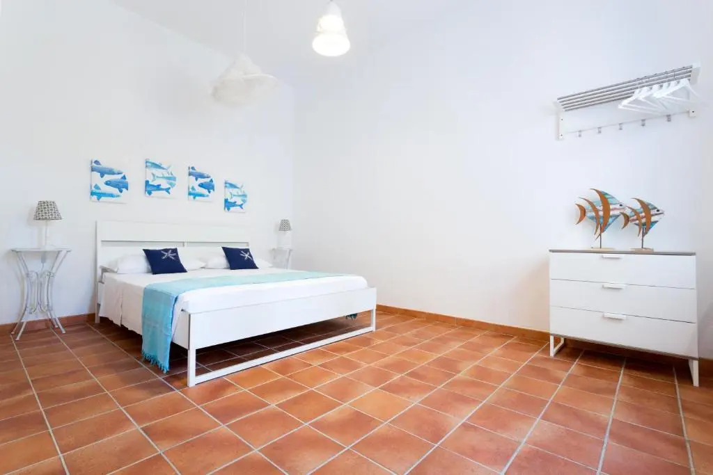 Trullo e appartamenti al mare