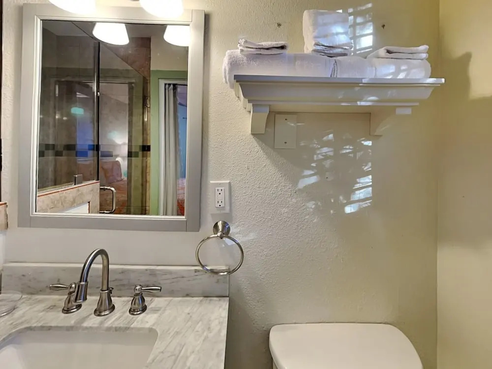 Caprice Cottage - Sun Harbor Cottage #1