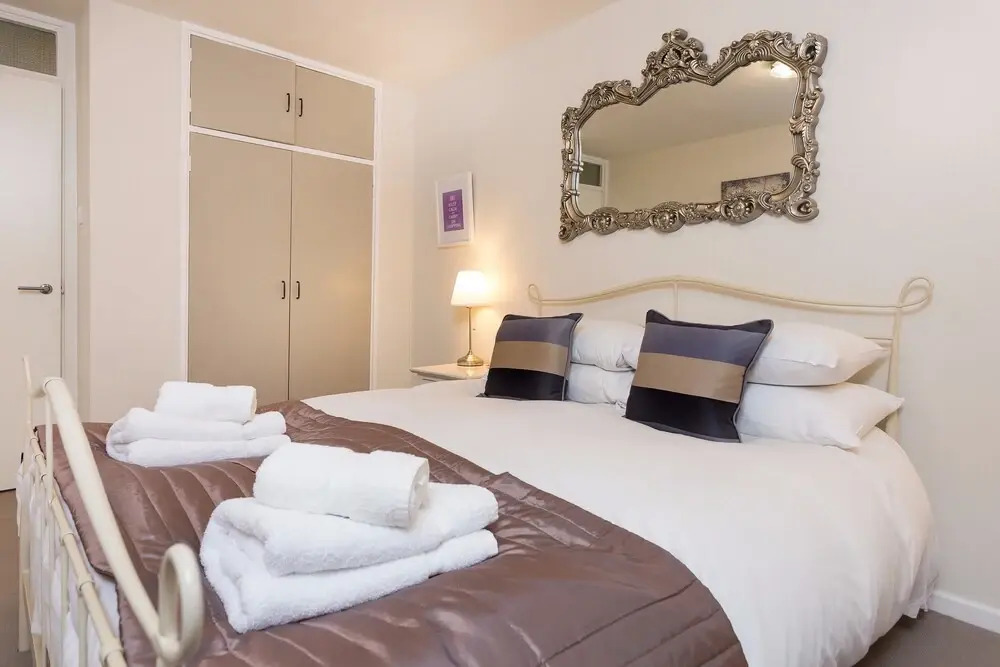 Stylish 2 Bed Flat 5 Minutes From Paddington