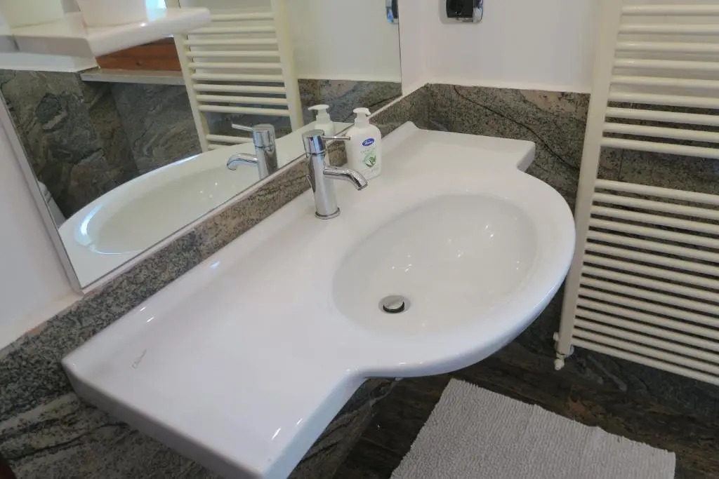 Villa Arianna Lake View Apartments with Pool