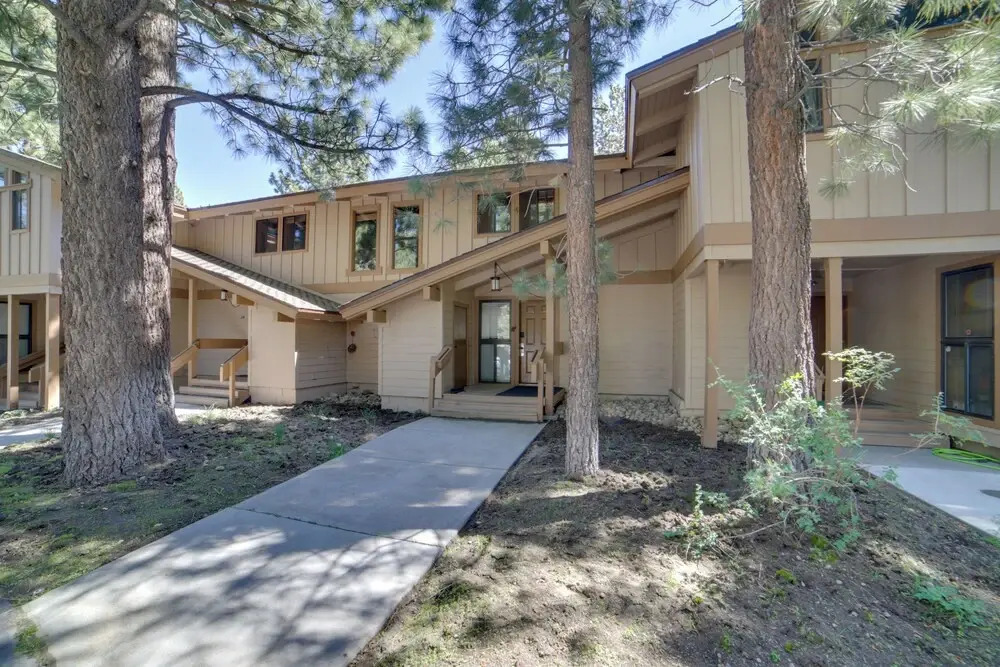 Mammoth Lakes Vacation Rental: 1 Mi to Ski Area!
