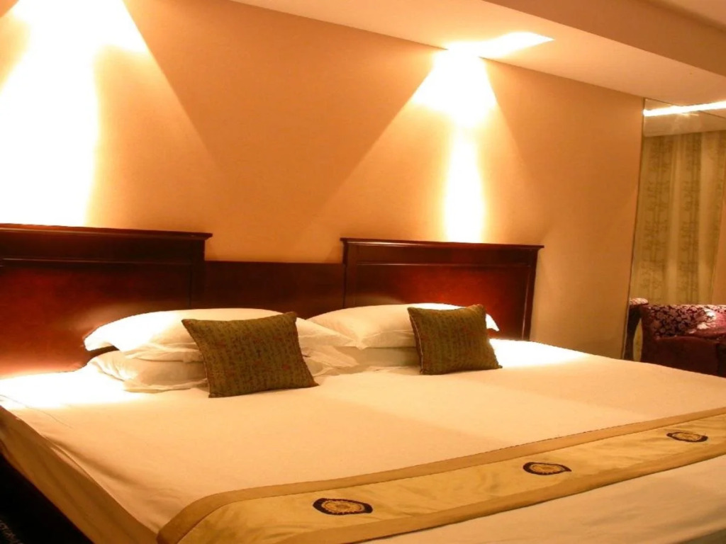 Suzhou Overseas Chinese Hotel