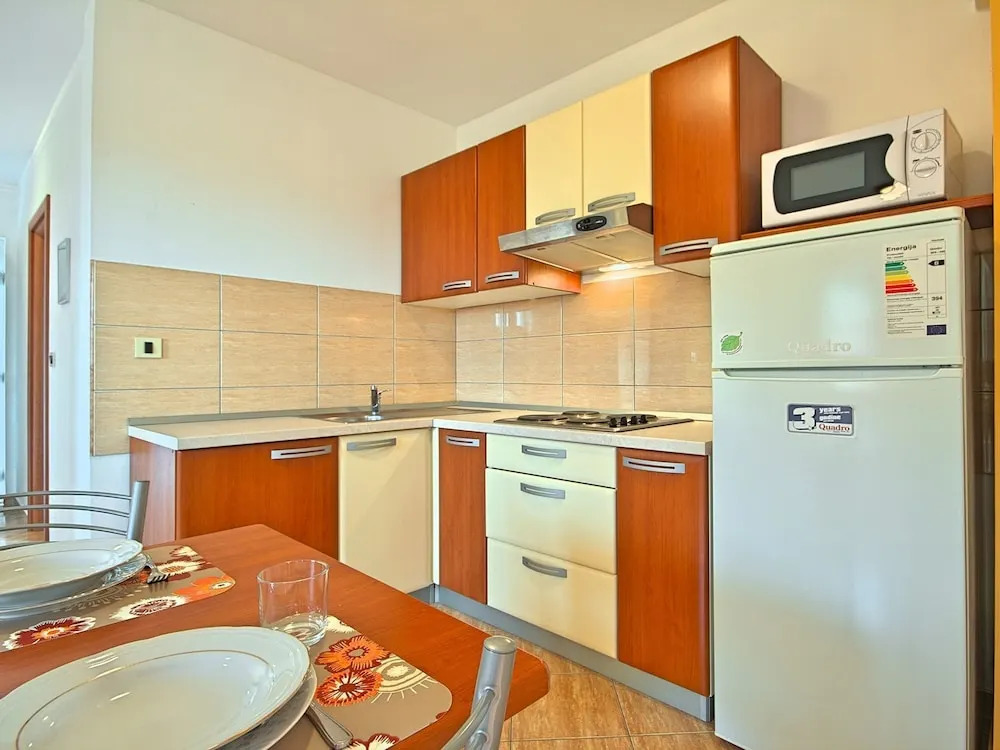Well Maintained Apartment With Shared Pool With Children's Pool, 2 km From the Beach