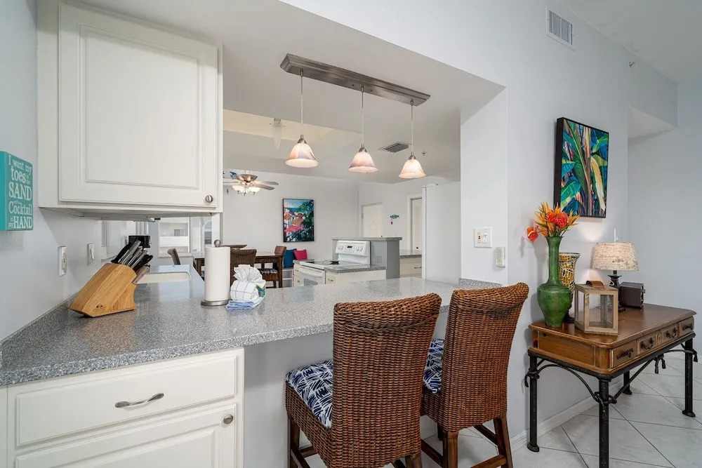 Casa Marina 654 - 4321 Bay Beach Lane 2 Bedroom Condo by RedAwning
