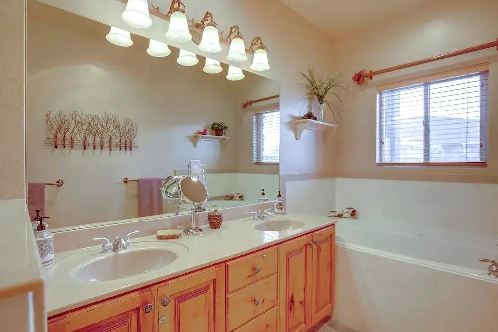High-end Huntsville Condo w/ Private Hot Tub!