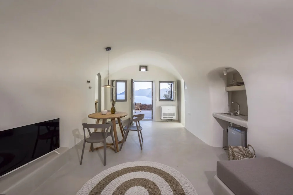 Oia Waves Cave Houses