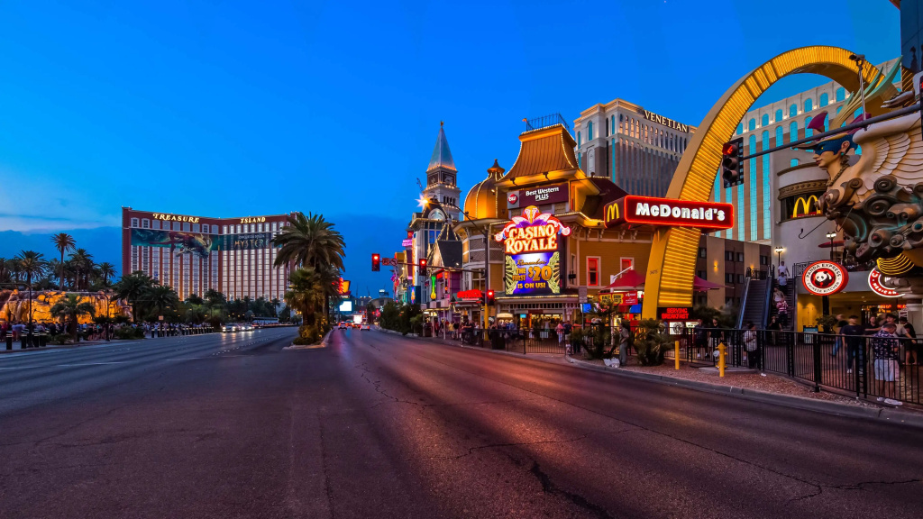 Best Western Plus Casino Royale Center Strip