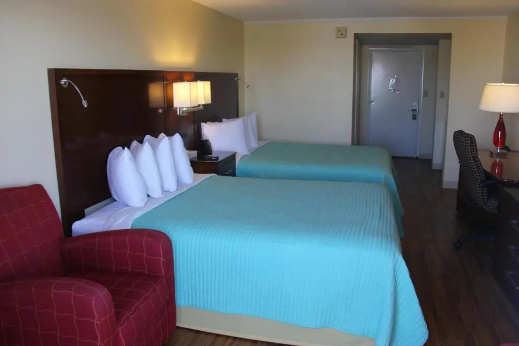 Seaside Inn & Suites