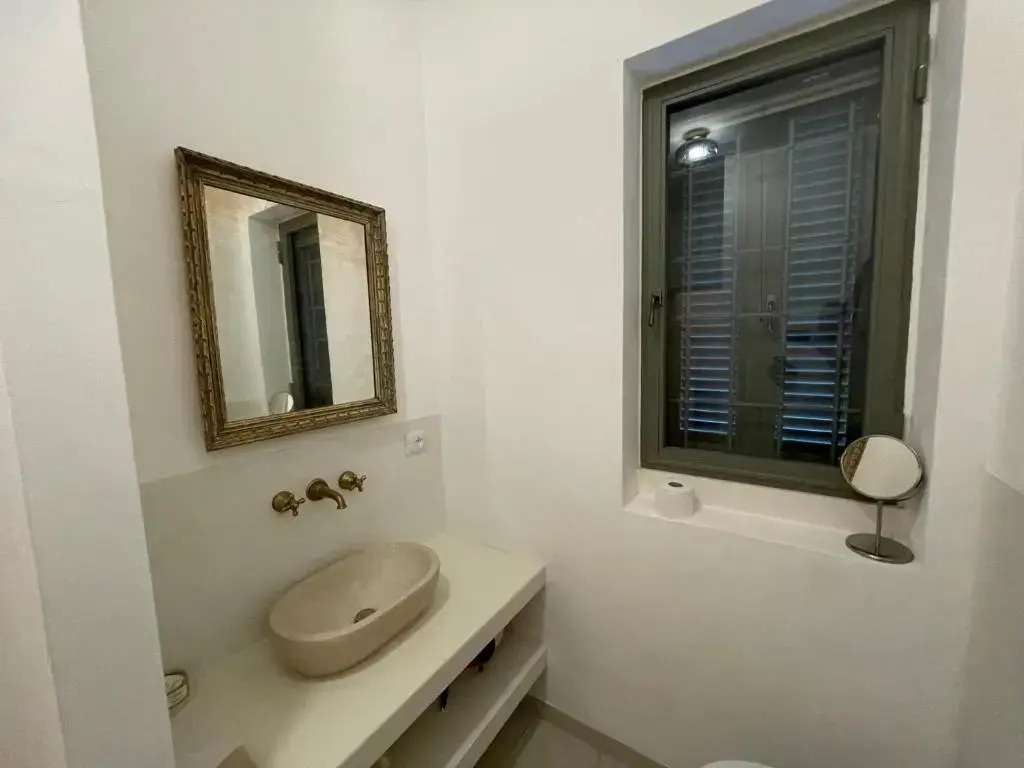 Antique Villa, Casa Rosa - 3 bed, 2 bath with pool