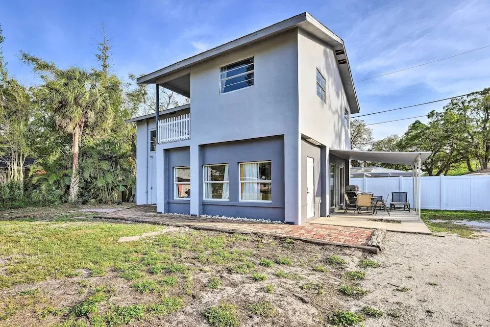 Centrally Located Home - 7 Miles to Siesta Key