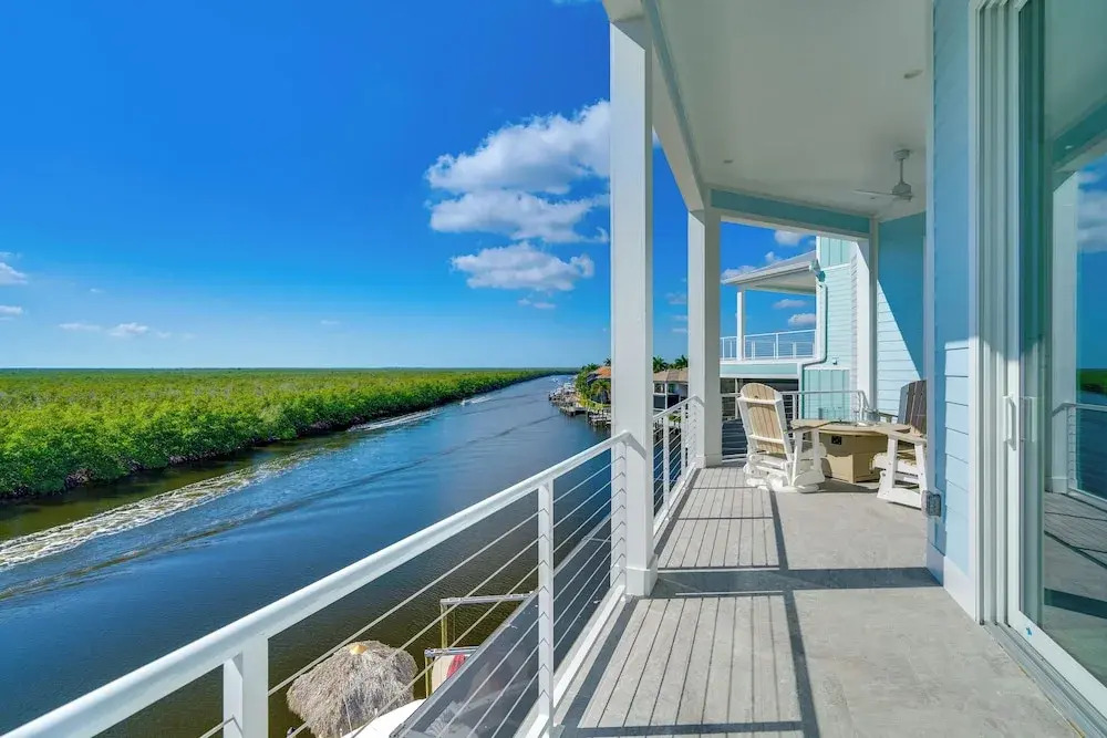 Luxury Group Escape in Cape Corals Cape Harbour!