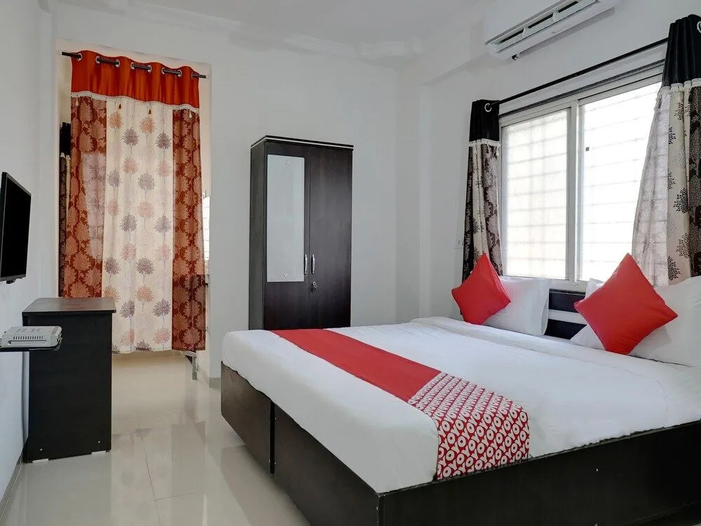 OYO 27821 Hotel Royal Inn Pune