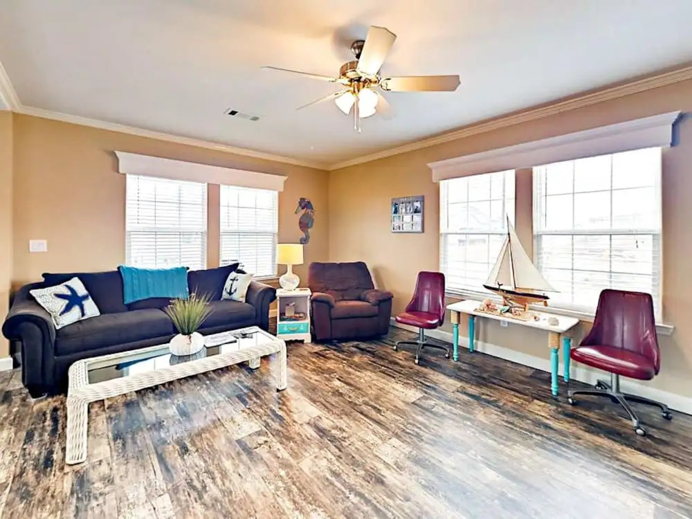 526 Sand Burr Ln Home 3 Bedrooms 2 Bathrooms Home