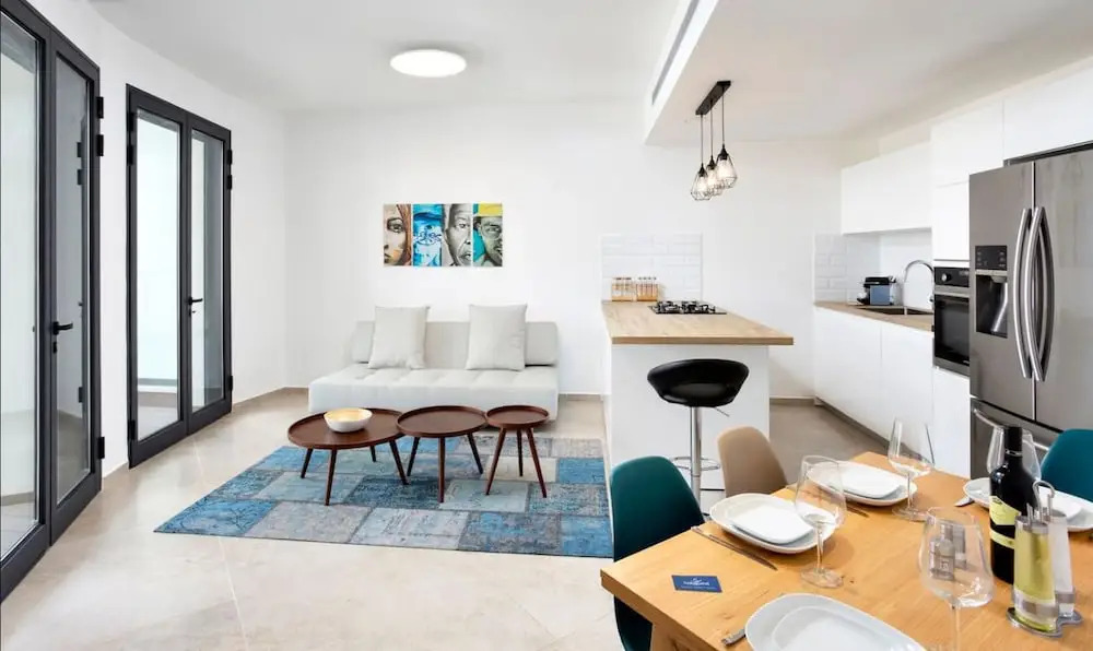 Cozy 2BR in Bezalel by HolyGuest