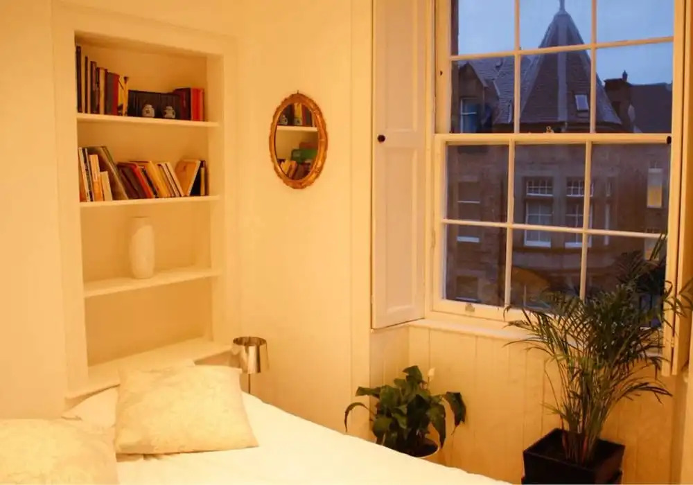 2 Bedroom Apartment With Cinema Screen Sleeps 5