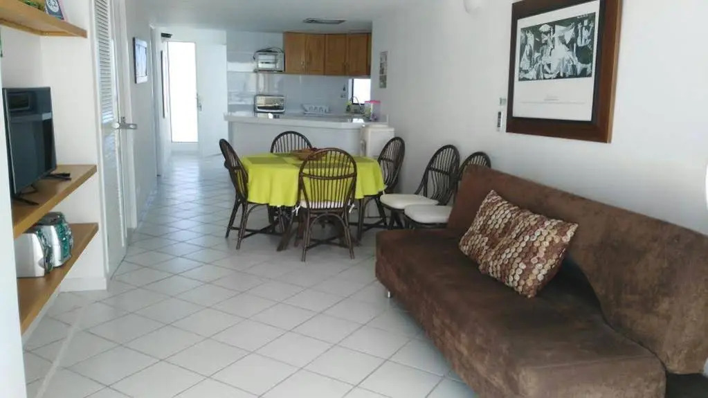 Apartamento en el Centro de San Andrés Islas con vista al mar- Edificio Bay Point 703