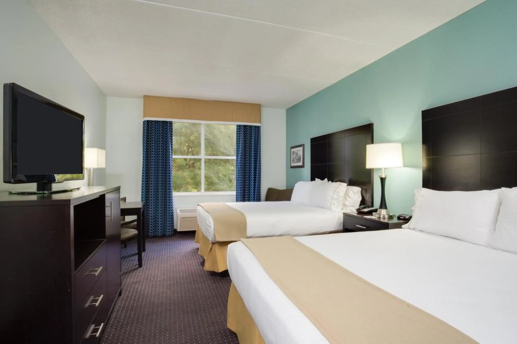 Holiday Inn Express & Suites Plant City by IHG