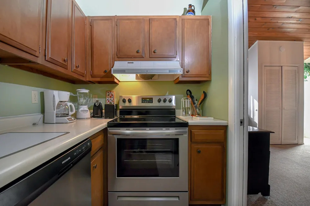 Four Hooppole South Condo B7 2 Bedroom Townhome