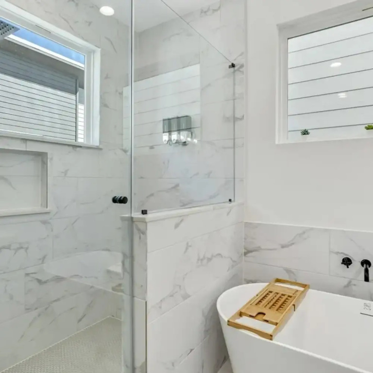 Luxury Urban Retreat Near Key Houston Locations