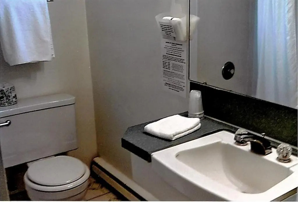 Pinelodge Motel