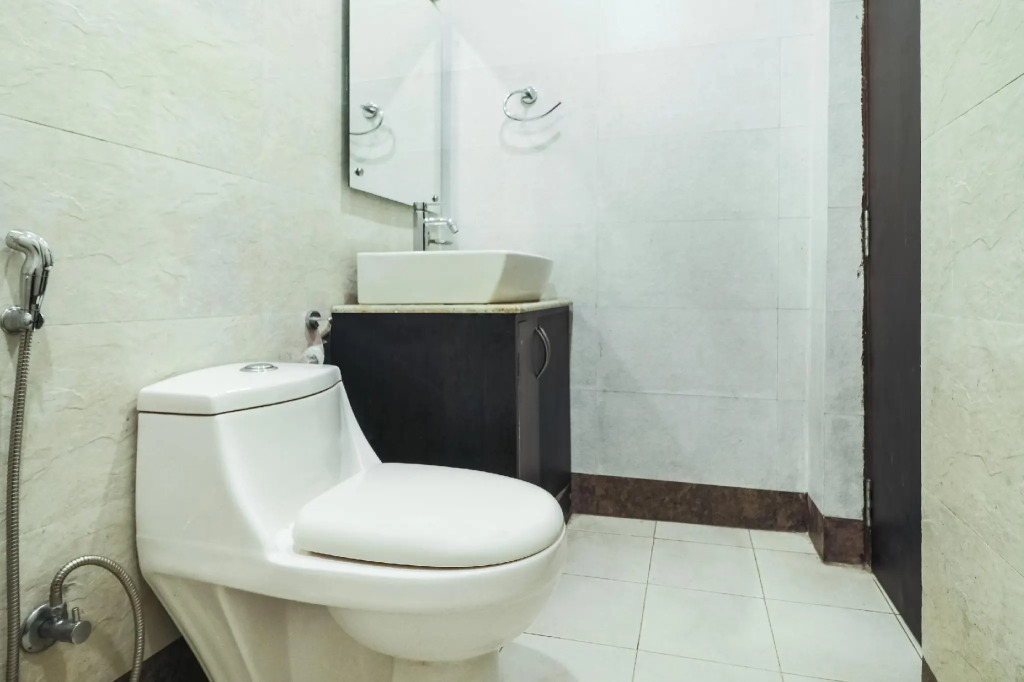 OYO 12770 Hotel Mirage Residency