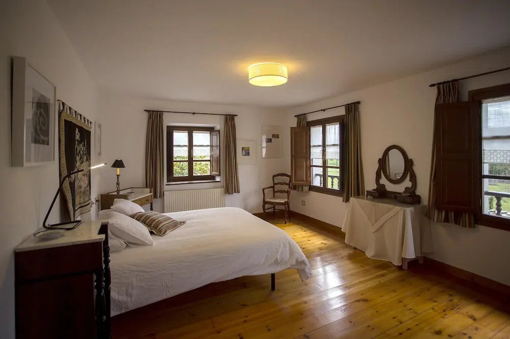 House With 7 Bedrooms in Villaviciosa, With Wonderful Mountain View, E