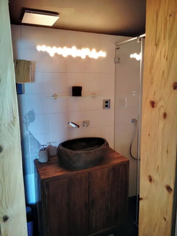 Chalet with panoramic views of the mountains of the Oberland and Lake Thun