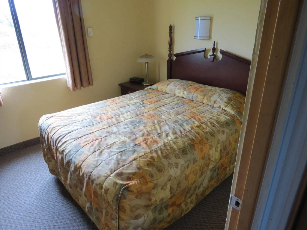 Western Royal Inn