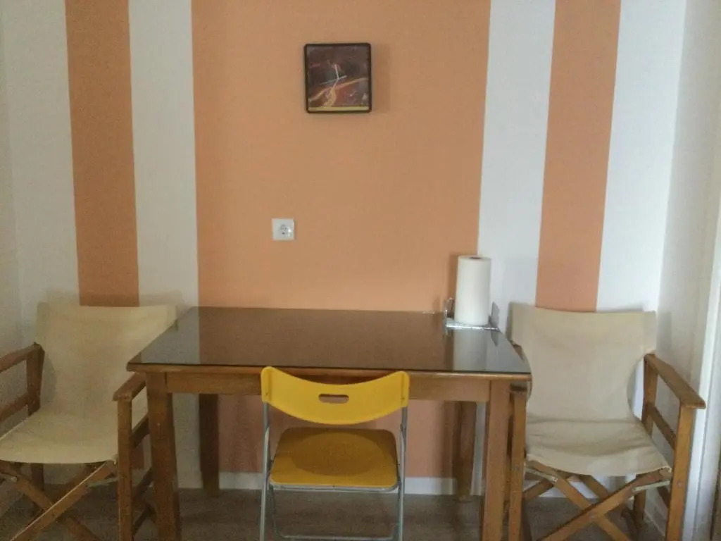 Marias rooms,CHANTZARA SPYROPOULOS,apart 41sq m garden view ,heart city