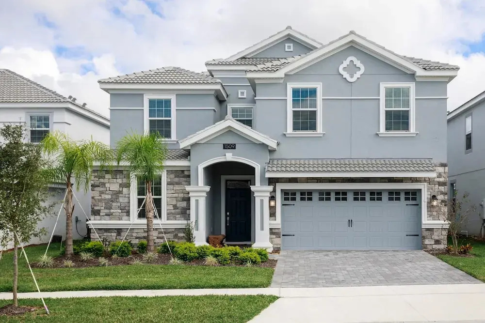 1509 MC - Exquisite 8BR Villa with Pool Games