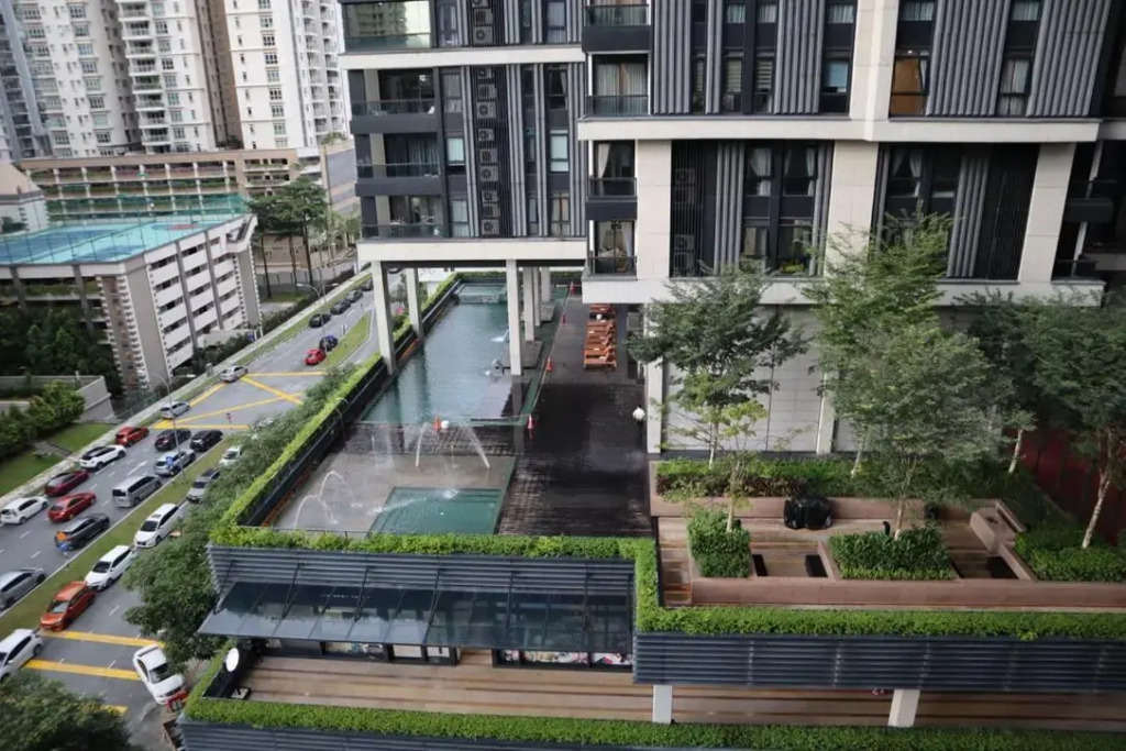 New Arcoris 6 Pax 2 BR with Pool View Mont Kiara - BOHO