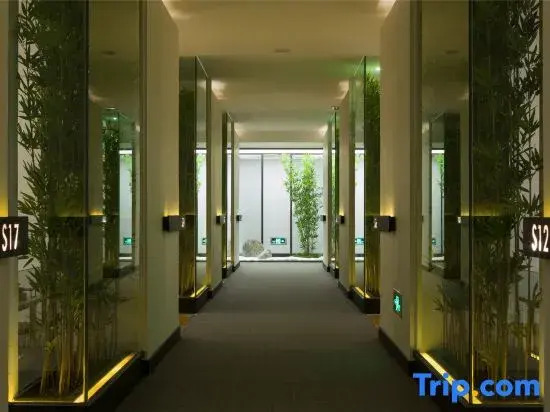 SFEEL DESIGN Hotel (Chengdu Renmin South Road Nijiaqiao Subway Station)