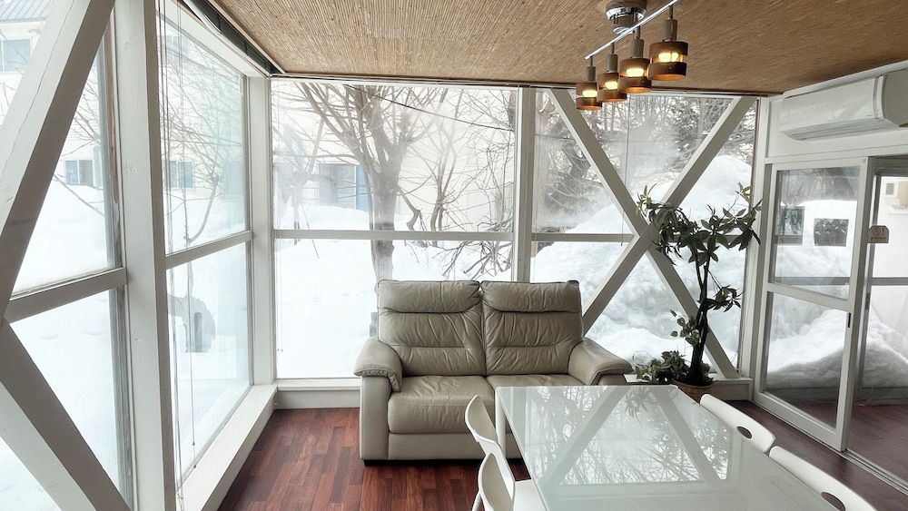 Sapporo-ENJU Hiragishi House